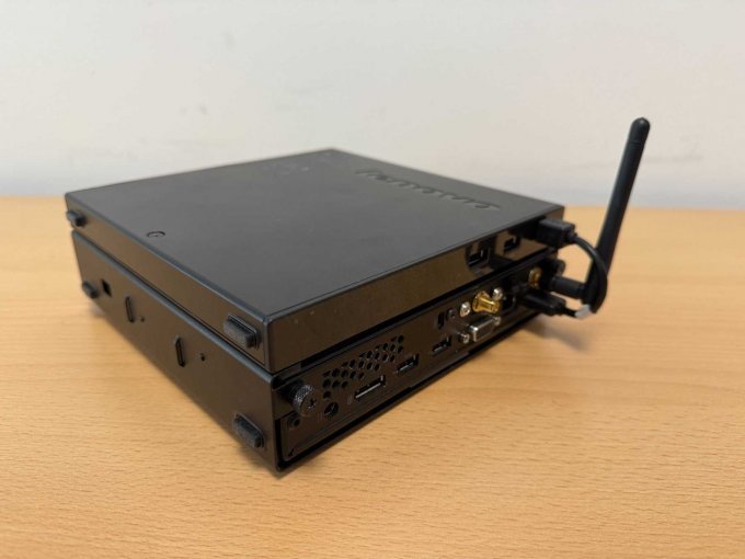 Lenovo ThinkCentre M92 3235 – Tiny Desktop 
Ansicht von hinten