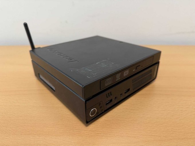 Lenovo ThinkCentre M92 3235 – Tiny Desktop 
Ansicht von vorne