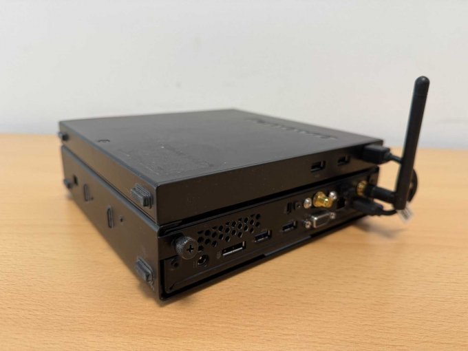 Lenovo ThinkCentre M92 3235 – Tiny Desktop
Ansicht von hinten