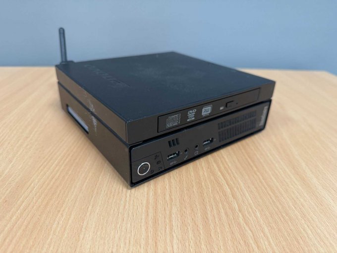 Lenovo ThinkCentre M92 3235 – Tiny Desktop
Seitenansicht