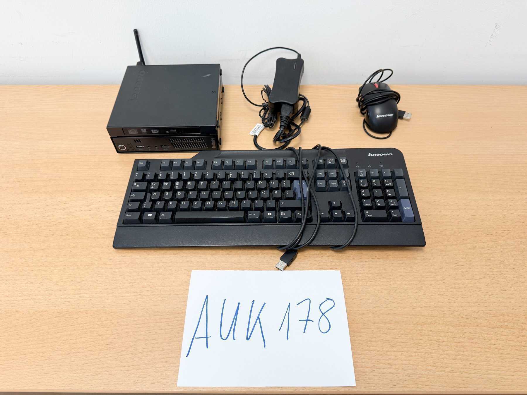 Lenovo ThinkCentre M92 3235 – Tiny Desktop mit Zubehör