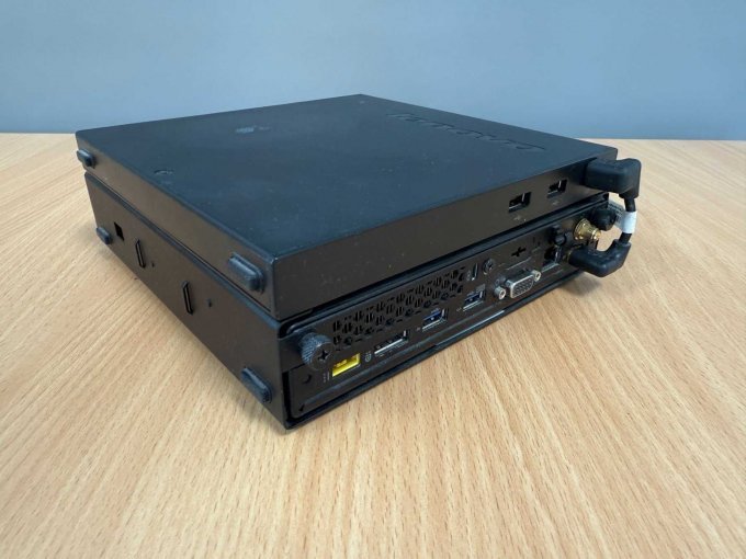 Lenovo ThinkCentre M93 10A4 – Tiny Desktop
Rückansicht