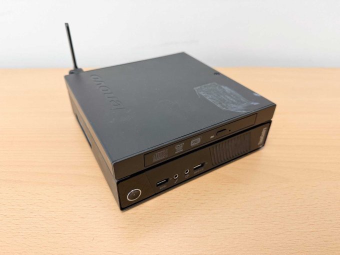 Lenovo ThinkCentre M93 10A5 – Tiny Desktop
Vorderansicht
