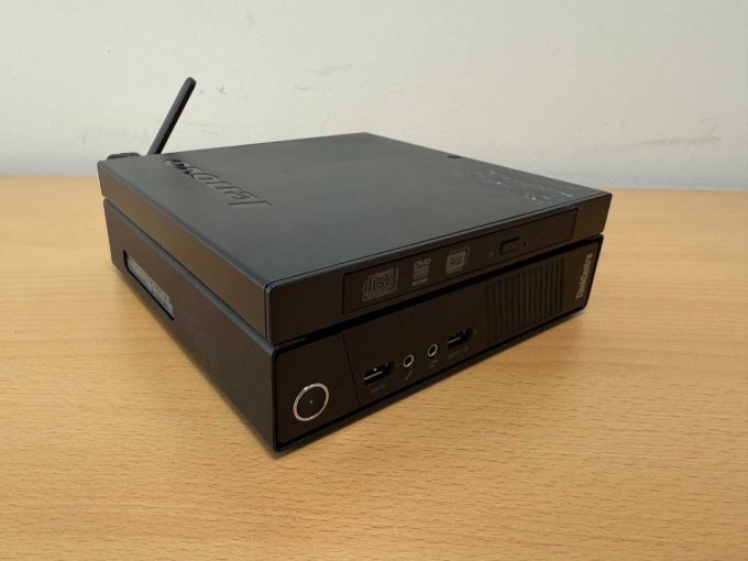 Lenovo ThinkCentre M93 10A5 – Tiny Desktop 
Ansicht von vorne