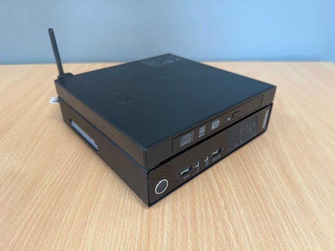 Lenovo ThinkCentre M93 10A5 – Tiny Desktop
Ansicht Vorderseite