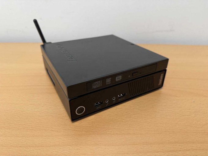 Lenovo ThinkCentre M93 10A5 – Tiny Desktop
Ansicht von vorne