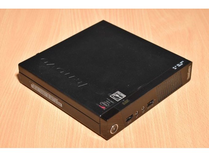 Lenovo ThinkCentre M93p 10AB000XGE – Tiny Desktop 
Ansicht von vorne