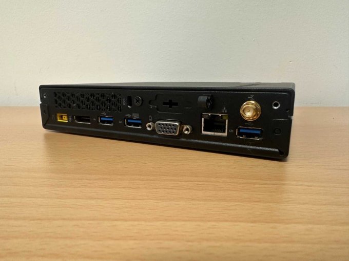 Lenovo ThinkCentre M93p 10AB0051UK
Ansicht von hinten