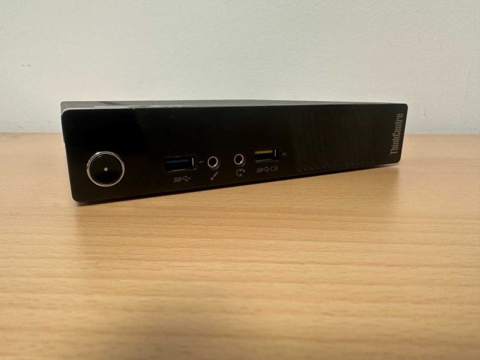Lenovo ThinkCentre M93p 10AB0051UK
Ansicht von vorne