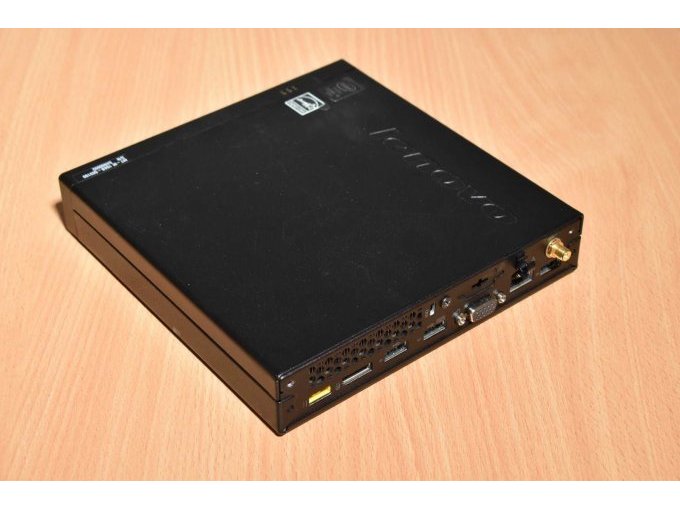 Lenovo ThinkCentre M93p 10ABS03100
Ansicht von hinten