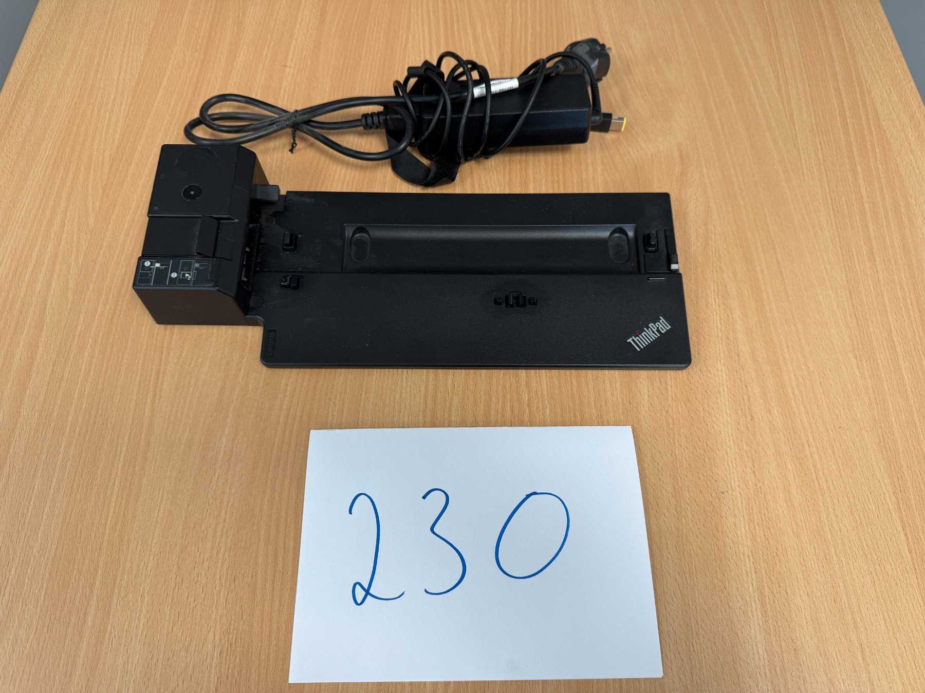 Lenovo ThinkPad Basic Docking Station 40AG inkl. 90W Netzteil