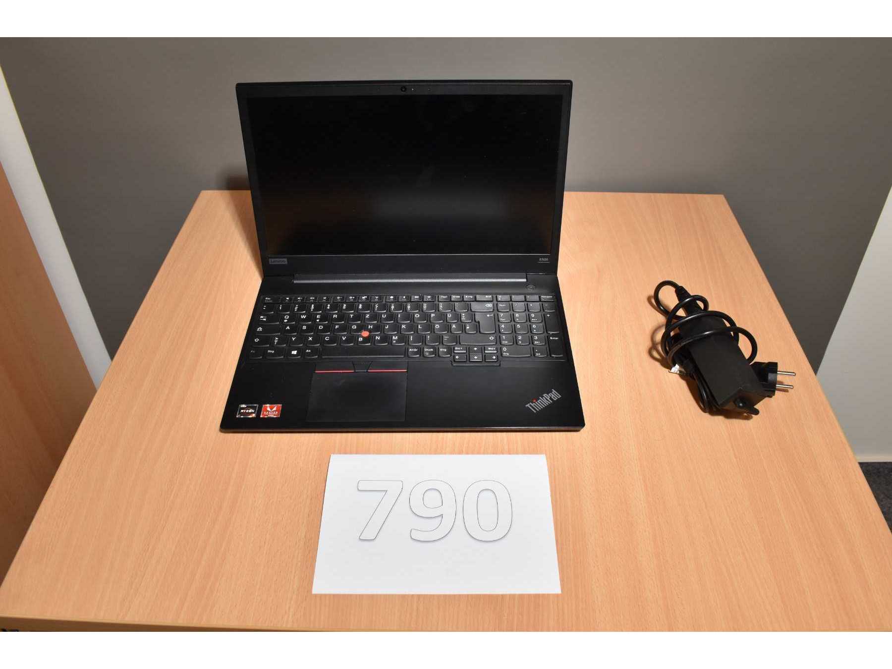 Lenovo ThinkPad E595 15,6 Zoll (39,60 cm)
Gesamtansicht