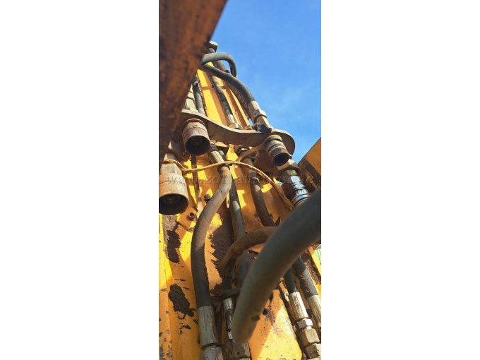 Anschlüße für hydraulische Anbauwerkzeuge