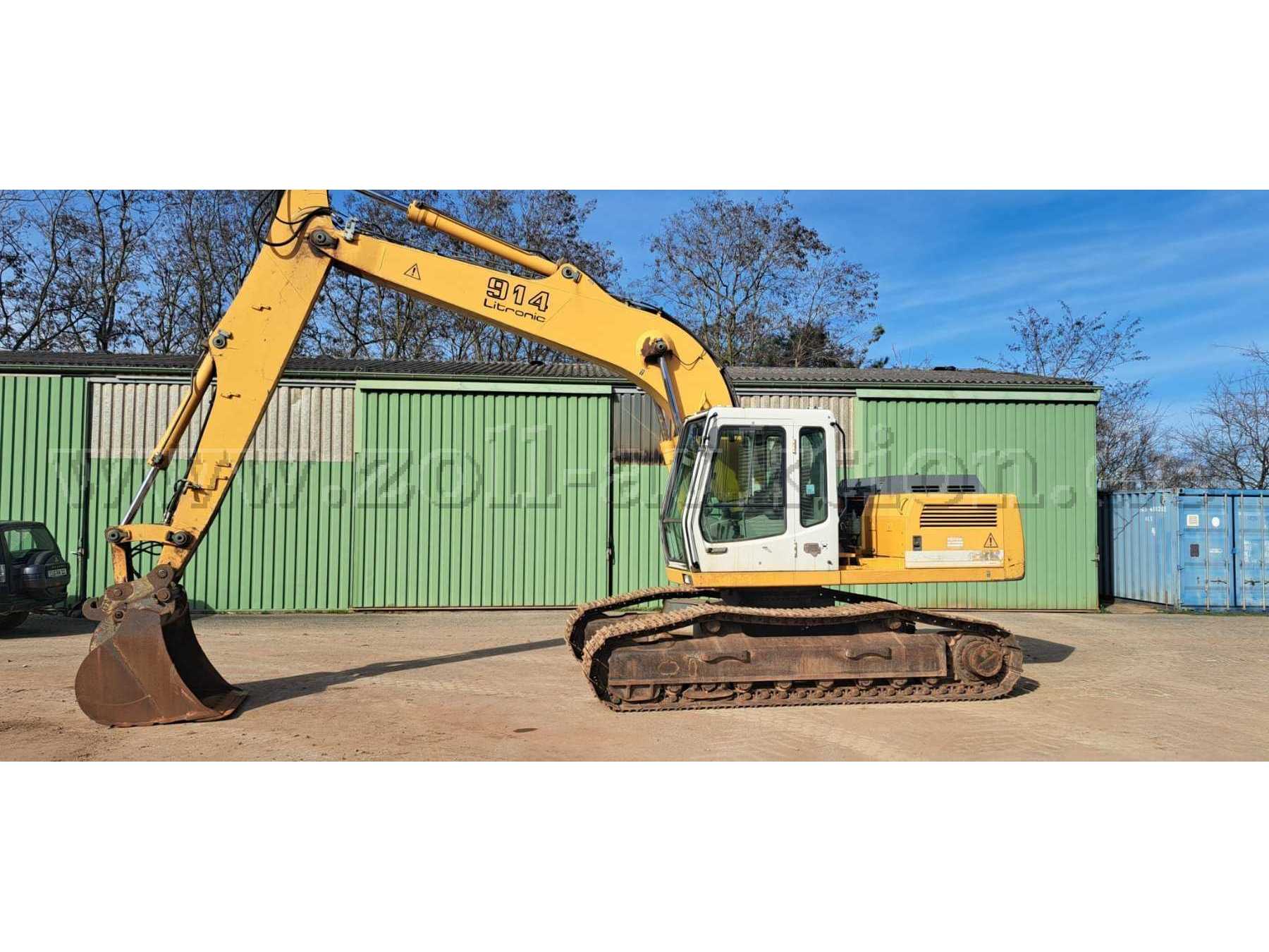 Bagger Seitenansicht Fahrrichtung links