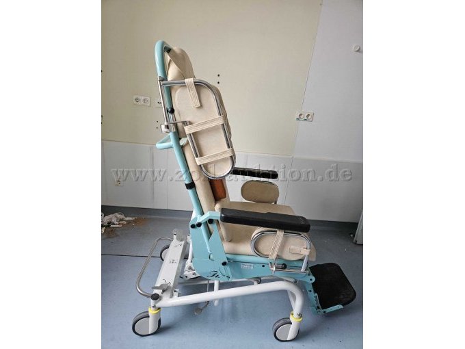 Rollstuhl von der Seite