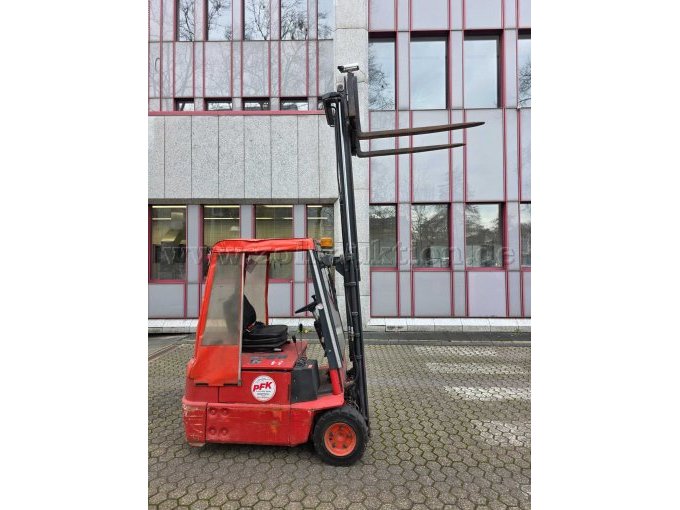 Hubmast nach hinten gekippt