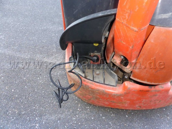 1 Linde elektrischer Niederhubwagen T 20 defekt – foto 6 – kavel bij Zoll-Auktion, Niederwerrn