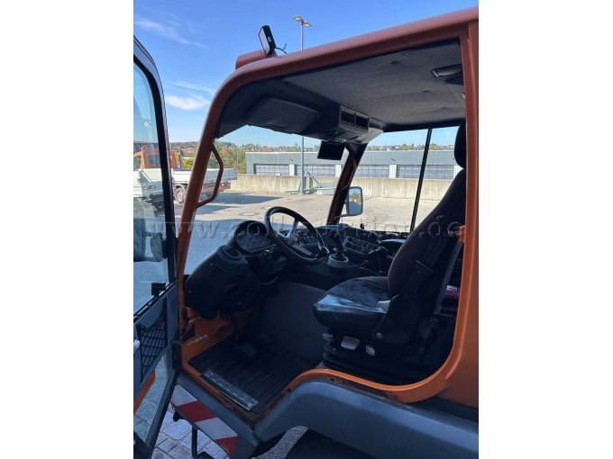 1 Lindner Unitrac 102 Kommunalfahrzeug mit Kipper – foto 2 – kavel bij Zoll-Auktion, Pfaffenhofen a.d.Ilm