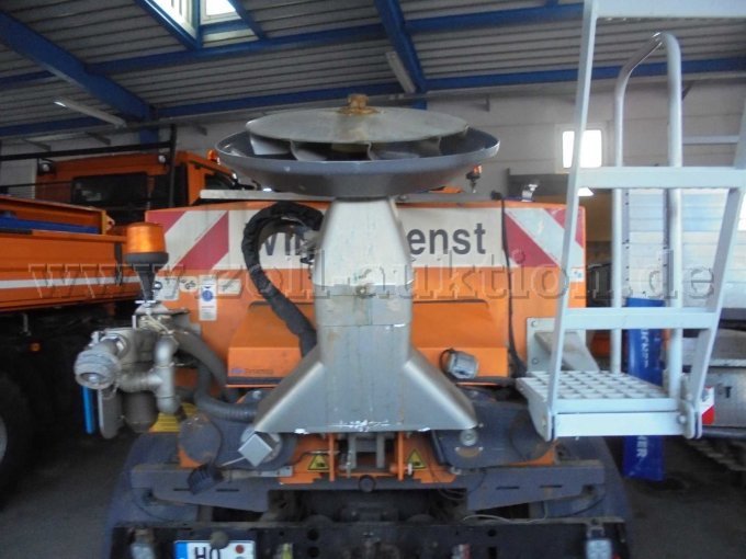 Rückansicht mit Streueraufbau