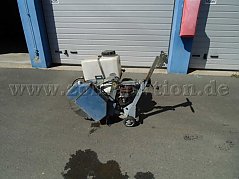 Asphaltschneider linke Seite, Tiefeneinsteller mit Kurbel