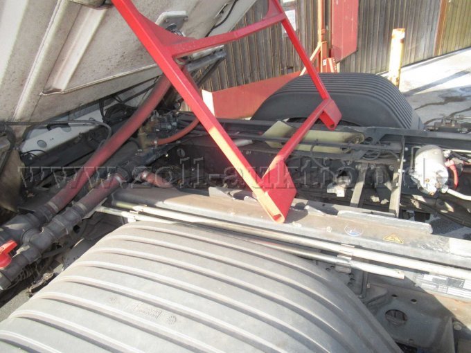 stellenweise Korrosionsansätze