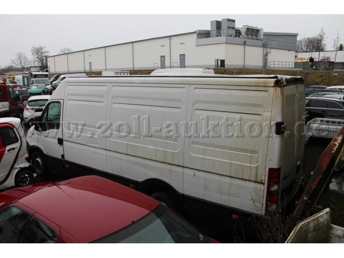 Iveco -hinten links-