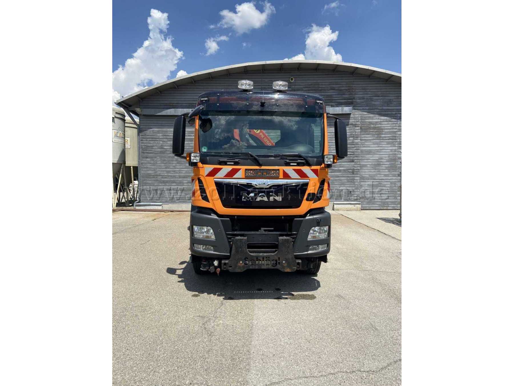 MAN TGS 28.400, von vorne