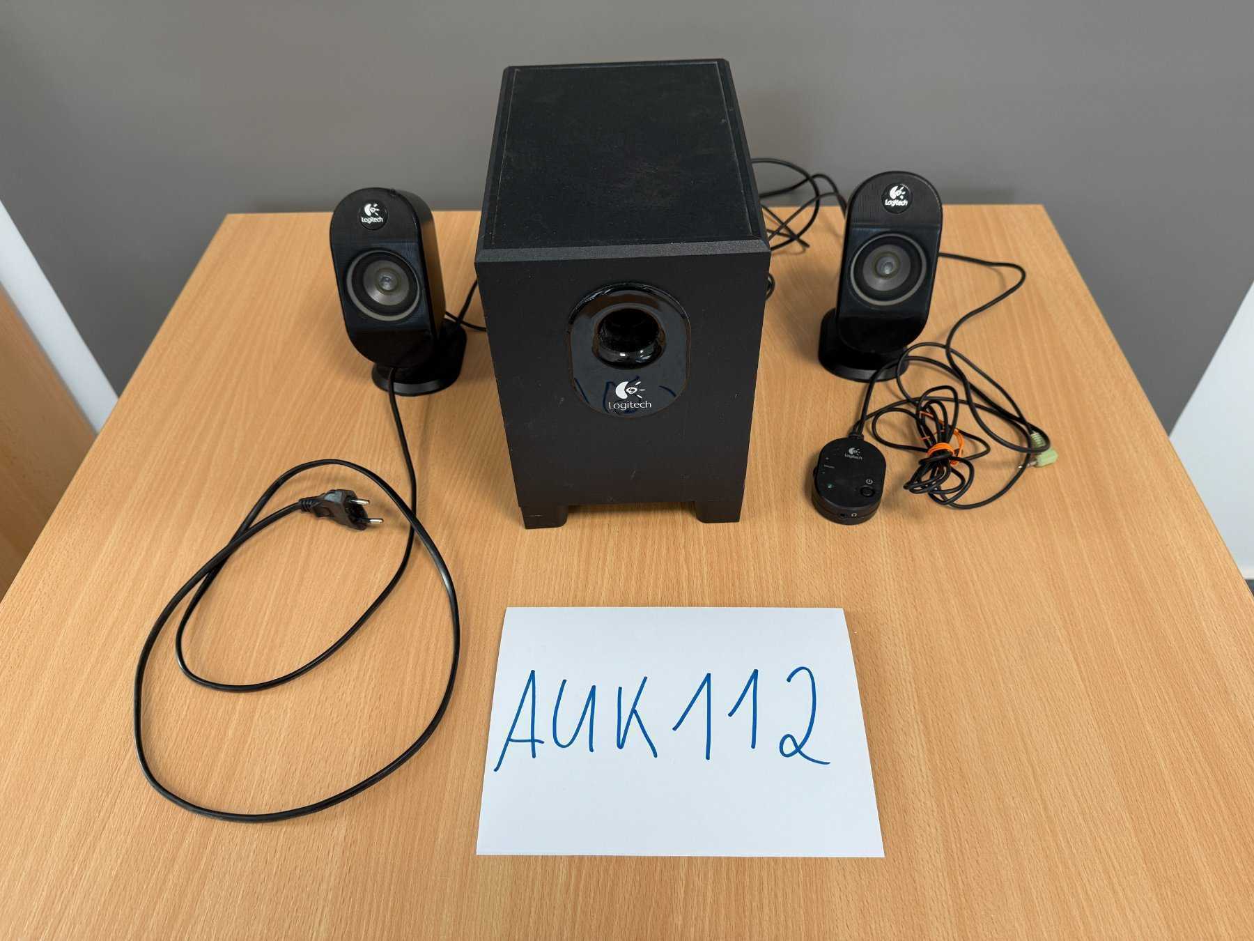 Logitech X-210 PC Lautsprecher
Ansicht von vorne