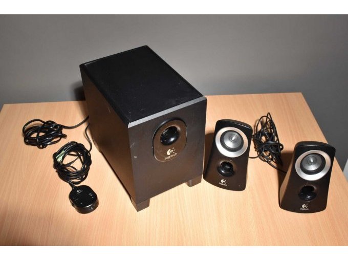 Logitech Z313 PC Lautsprecher
Gesamtansicht von vorne Logitech Z313 PC Lautsprecher
Gesamtansicht von vorne