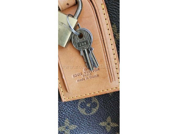 Anhänger Markenaufdruck