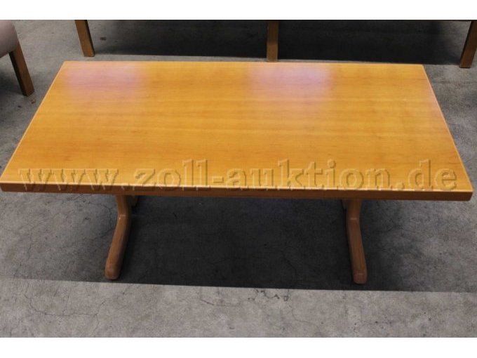 Tisch Frontansicht