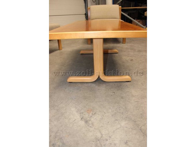 Tisch Seitenansicht