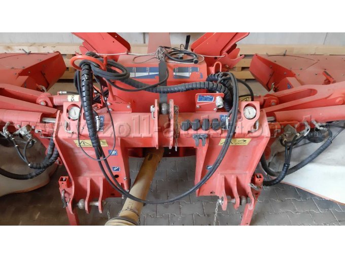 Hydraulikleitungen und Druckanzeigen