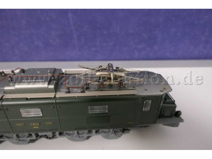 Detailansicht verbogener Oberstromabnehmer