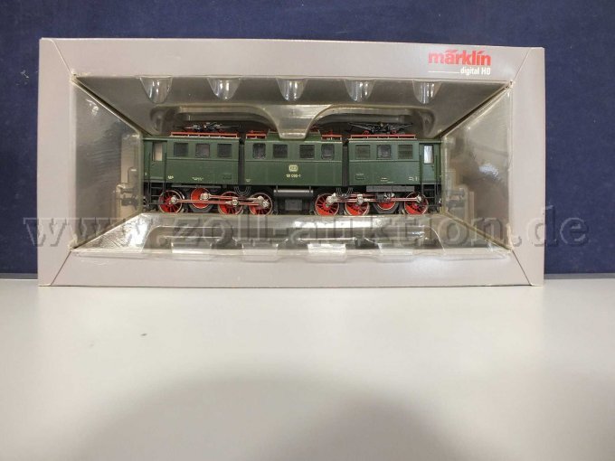 Ansicht der Güterzuglokomotive BR 1913 im geöffneten Bilster