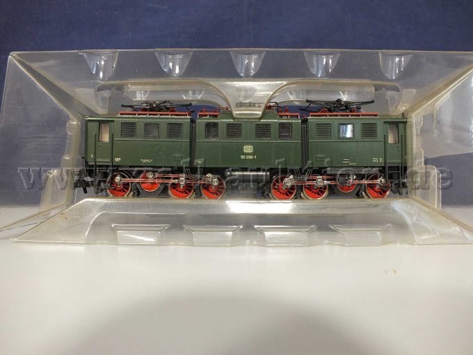 Ansicht der Güterzuglokomotive BR 191 im Bilster