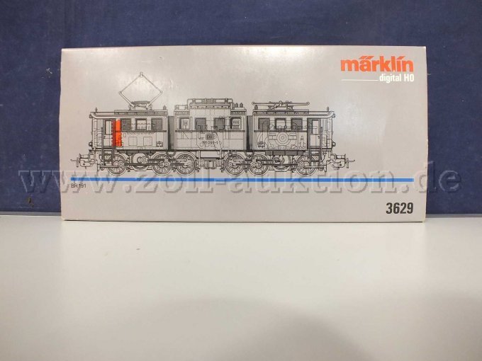 Vorderansicht der OVP mit Beschädigung