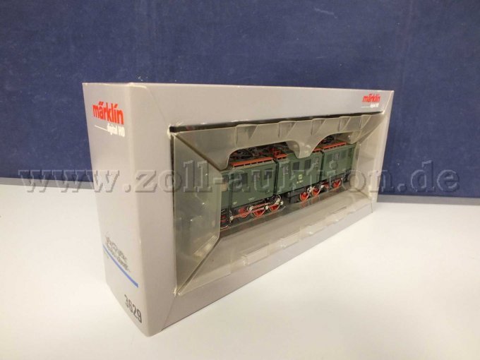 Seitenansicht der  Güterzuglokomotive BR 191 mit Angaben von Märklin in der OVP