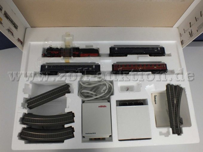 Gesamtansicht des Zugset "Mein Start bei Märklin" Nr. 29857 geöffnet