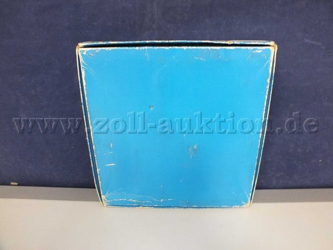 Rückseite der Verpackung mit Beschädigungen
