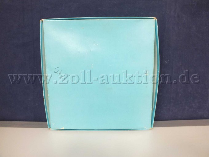 Rückseite der Verpackung mit Beschädigungen