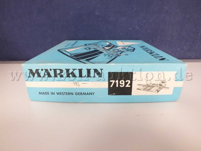 Seitliche Aufnahme der OVP rechts mit Beschädigung