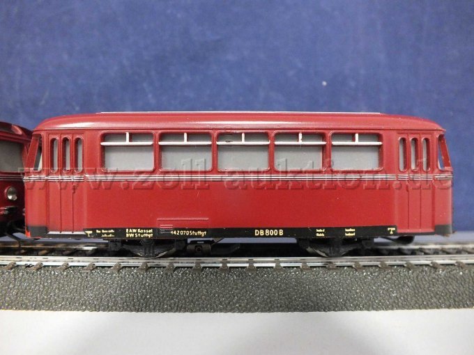 Seitliche Ansicht des DB 800 B Beiwagen