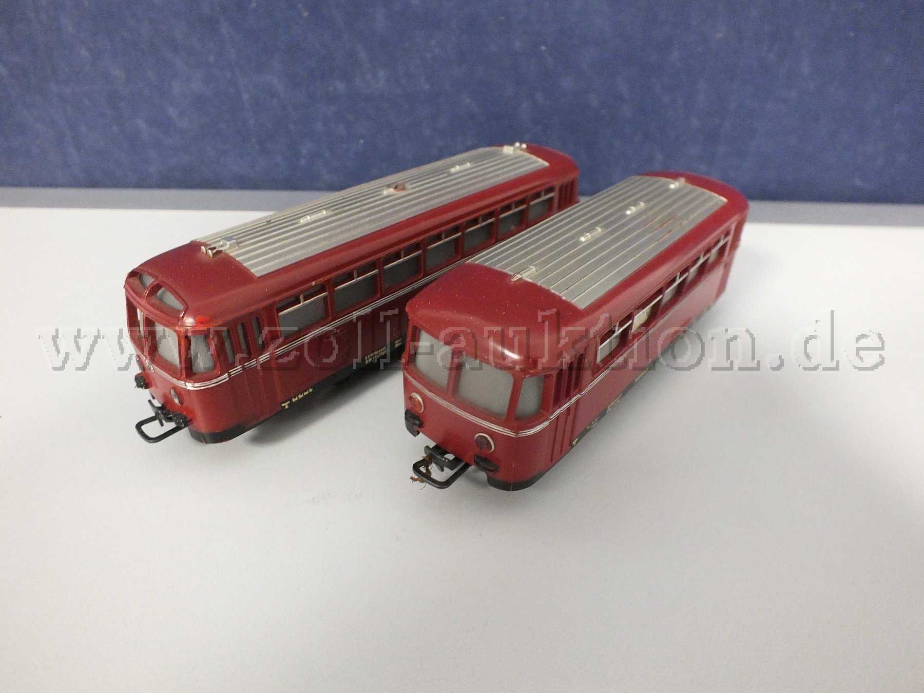 Gesamtansicht der Auktionsware Märklin DB 800 Schienenbus mit DB 800 B Beiwagen