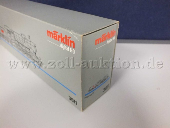 Seitliche Aufnahme der OVP rechts mit Beschädigung