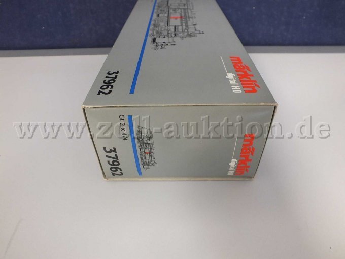 Seitliche Aufnahme der OVP rechts mit Beschädigung