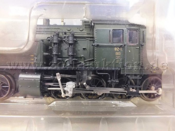 Detailaufnahme der Dampflok  mit Betriebsnummer 5768 und Auf-drucken