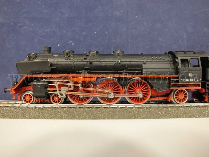 Detailaufnahme der Dampflokomotive mit Aufschrift und  Betriebsnr. 003 160-9