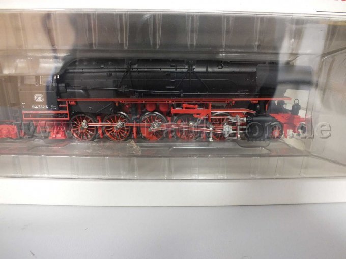 Aufnahme der BR 044 der DB mit Gusskessel