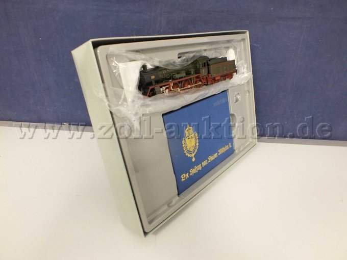 Seitliche Ansicht der Schnellzugdampflokomotive S10